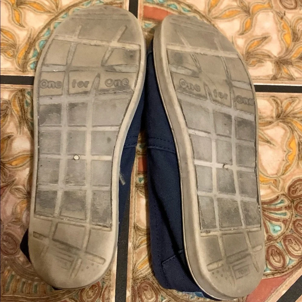 Toms Kids Canvas Navy blue flats Size: 4.5m